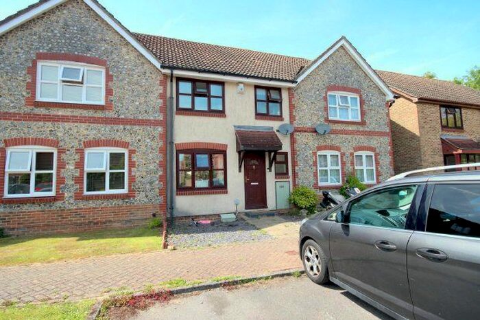 3 Bedroom Property To Rent In Wordsworth Place, Horsham, RH12