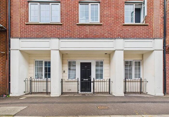 1 Bedroom Maisonette For Sale In The Elms, John Street, Luton, Bedfordshire, LU1