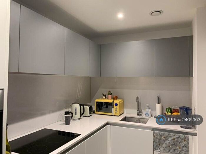 2 Bedroom Flat To Rent In Bond House, London, SE14