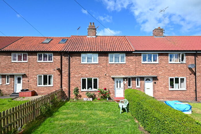 3 Bedroom Terraced House For Sale In Cedar Close, Ripon, HG4
