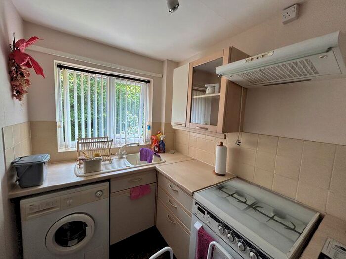 1 Bedroom Flat For Sale In Coed Coch Road, Old Colwyn, LL29