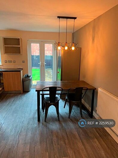 4 Bedroom Semi-Detached House To Rent In Radcliffe Mount, Nottingham, NG2