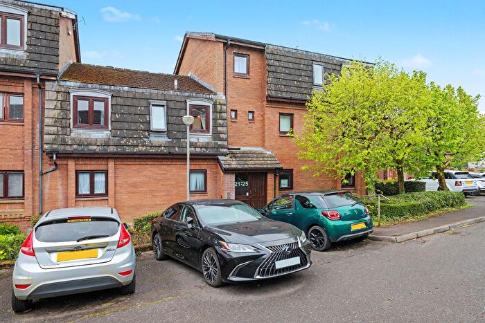 2 Bedroom Flat For Sale In Park View, Strathaven, South Lanarkshire, ML10