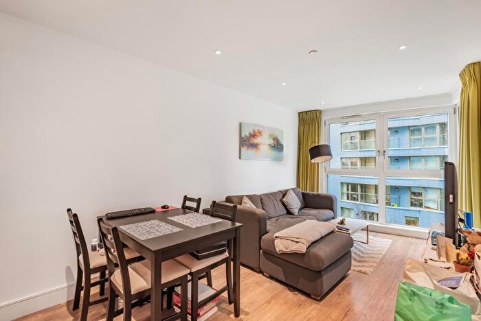 1 Bedroom Flat To Rent In Queensland Road, Highbury, London, N7