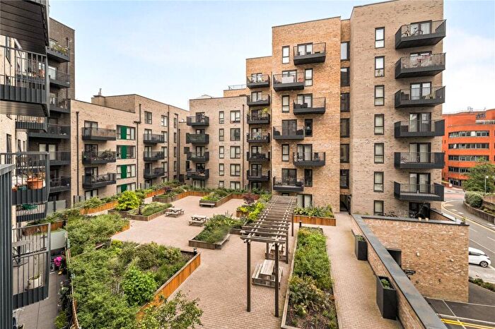 2 Bedroom Apartment For Sale In Market Street, Bracknell, Berkshire, RG12