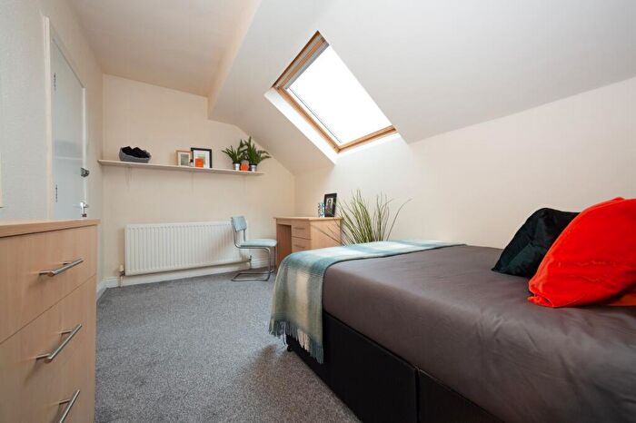 5 Bedroom Terraced House To Rent In Hessle Terrace, Hyde Park, Leeds, LS6