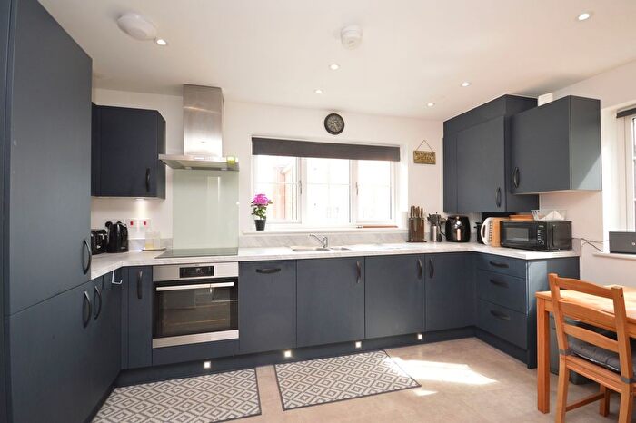2 Bedroom Flat For Sale In Colonel Drive, Folkestone, CT20