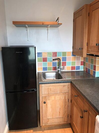 1 Bedroom Flat To Rent In A New Road, Chilworth, GU4