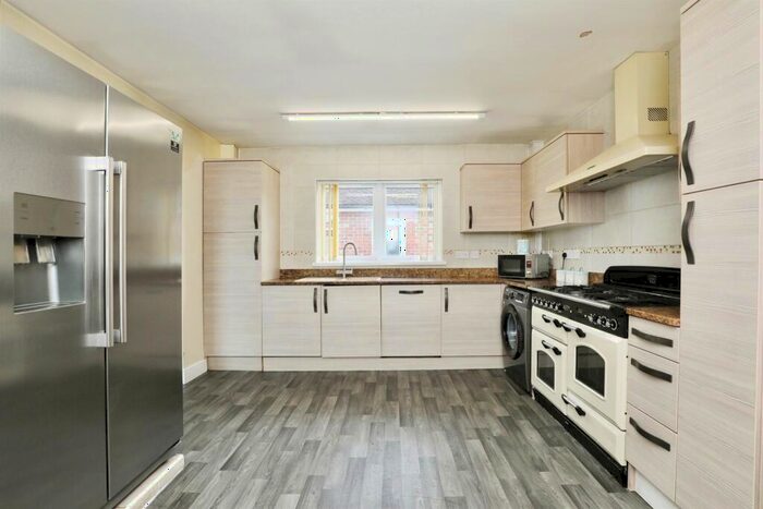 2 Bedroom Detached Bungalow For Sale In Cornwall Road, Retford, DN22