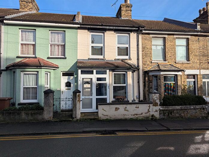 2 Bedroom Terraced House To Rent In Rochester Avenue, Rochester, ME1