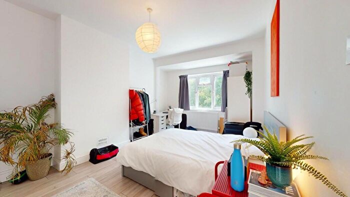 6 Bedroom End Of Terrace House To Rent In Woodberry Grove, Manor House, N4