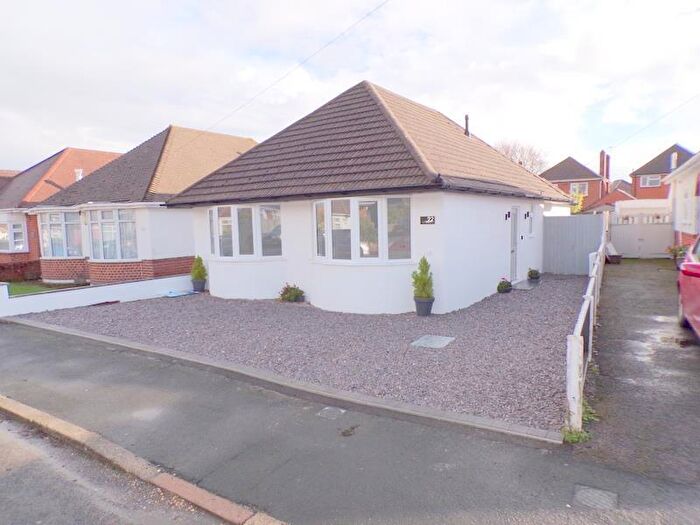 3 Bedroom Detached Bungalow For Sale In Edifred Road, Bournemouth, BH9