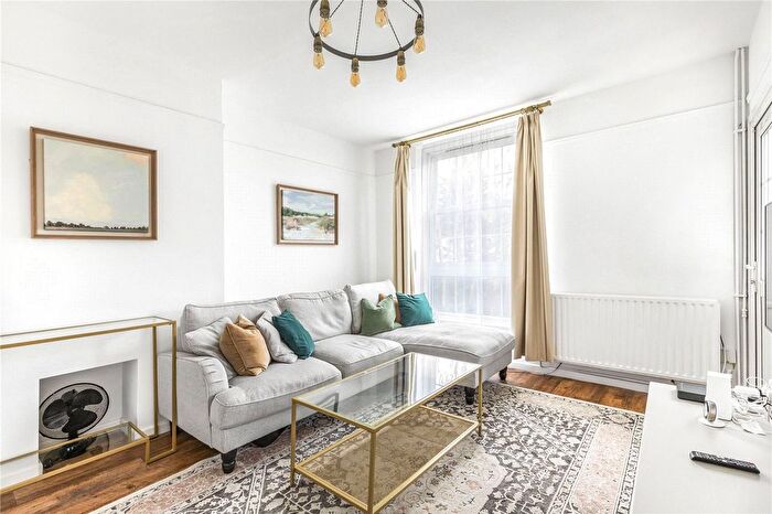 3 Bedroom Flat To Rent In Sackville House, London, SW16