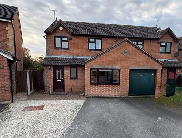3 Bedroom Semi Detached House For Sale In Flying Fields Road, Southam, CV47