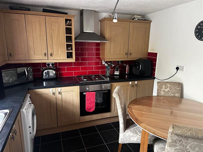 2 Bedroom Flat To Rent In Kingsway Gardens, Andover, SP10