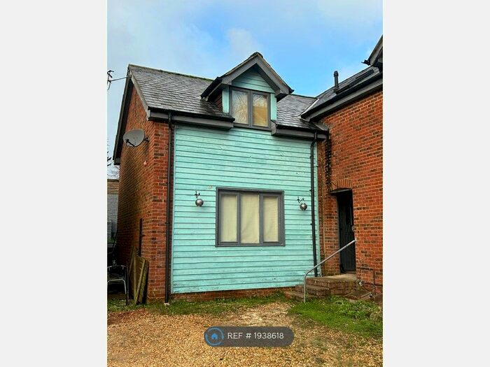 2 Bedroom Semi-Detached House To Rent In Newport, Newport, PO30