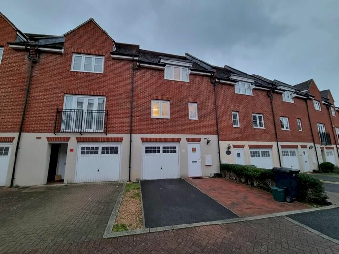 3 Bedroom Town House To Rent In Abingdon, Oxfordshire, OX14