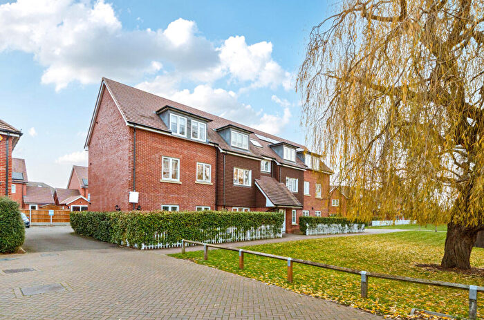 2 Bedroom Apartment For Sale In Oaktree Gardens, New Eltham, London, SE9