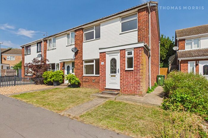 3 Bedroom End Of Terrace House For Sale In Curlew Close, St. Ives, Cambridgeshire, PE27