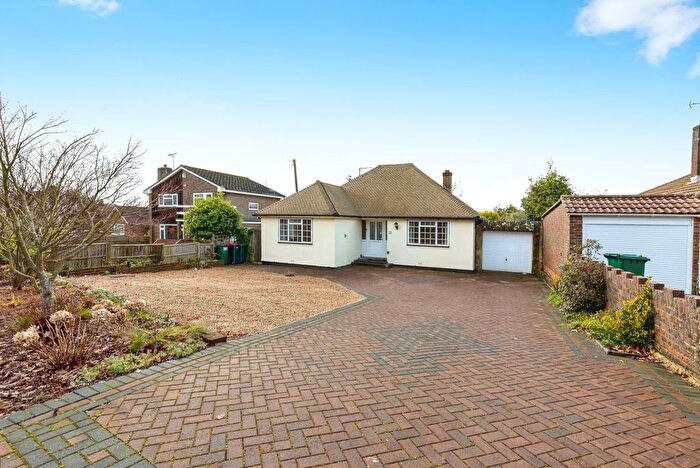 2 Bedroom Bungalow For Sale In Tinsley Lane, Crawley, West Sussex, RH10