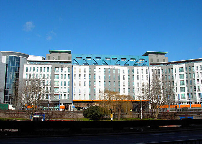 2 Bedroom Flat To Rent In Building Apartments, City Centre, BS1