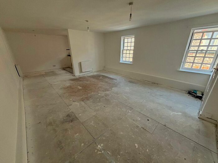 2 Bedroom Apartment To Rent In Flat The Old Tannery, PL21