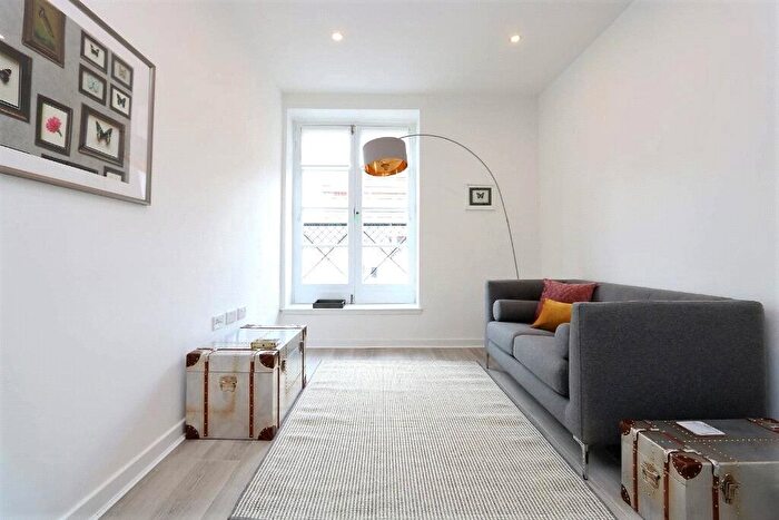 1 Bedroom Flat To Rent In Wellington Street, London, WC2E
