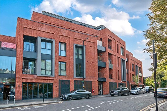 2 Bedroom Flat To Rent In Fox Lane, London, N13