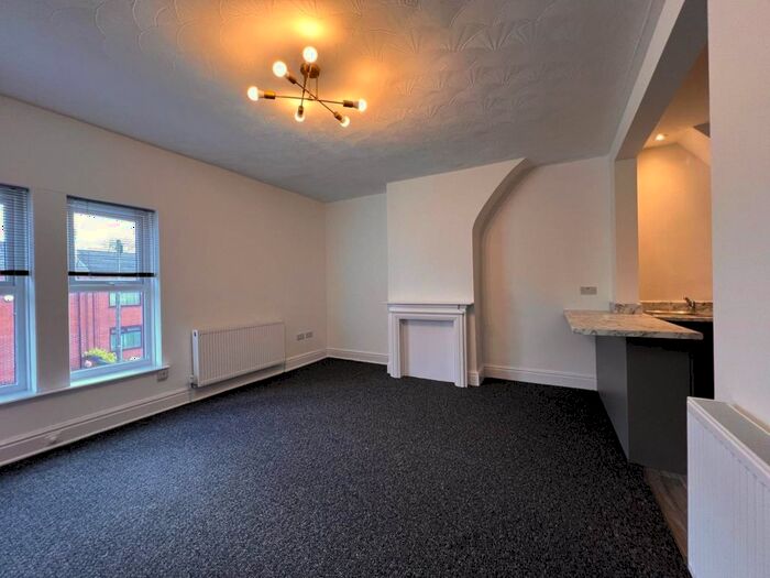 2 Bedroom Flat To Rent In Greenfield Road, St Helens, WA10