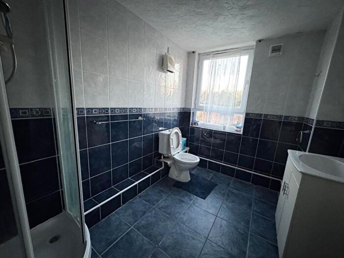 2 Bedroom Apartment For Sale In Woodborough Road, Nottingham, NG3