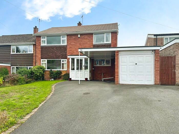 4 Bedroom Detached House For Sale In Linden Lea, Wolverhampton, WV3