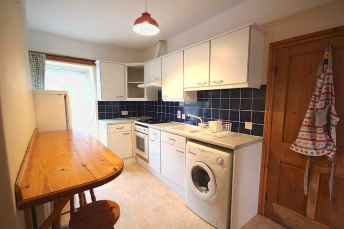 2 Bedroom Flat To Rent In Tyrrel Place, Talybont SY24