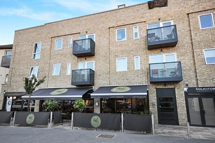 2 Bedroom Flat To Rent In Station Road, London, SE25