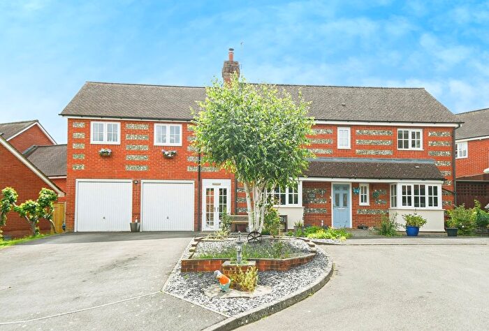 5 Bedroom Detached House For Sale In Maple Way, Amesbury, Salisbury, SP4