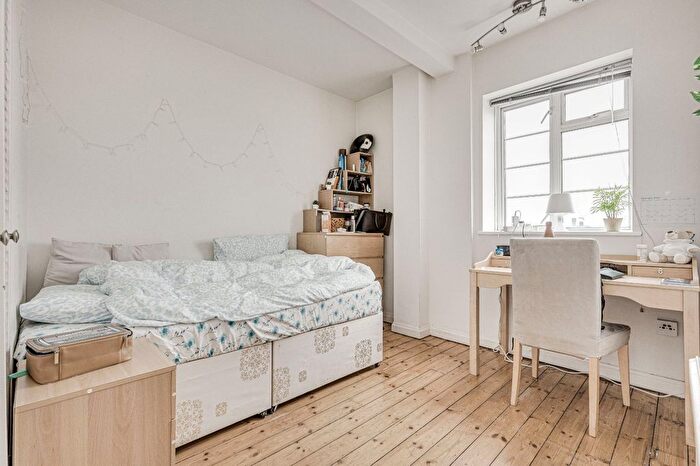 3 Bedroom Flat To Rent In West Kensington Court, Edith Villas, W14