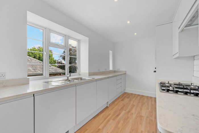 1 Bedroom Apartment To Rent In Warwick Court, Hook Road, Surbiton, KT6