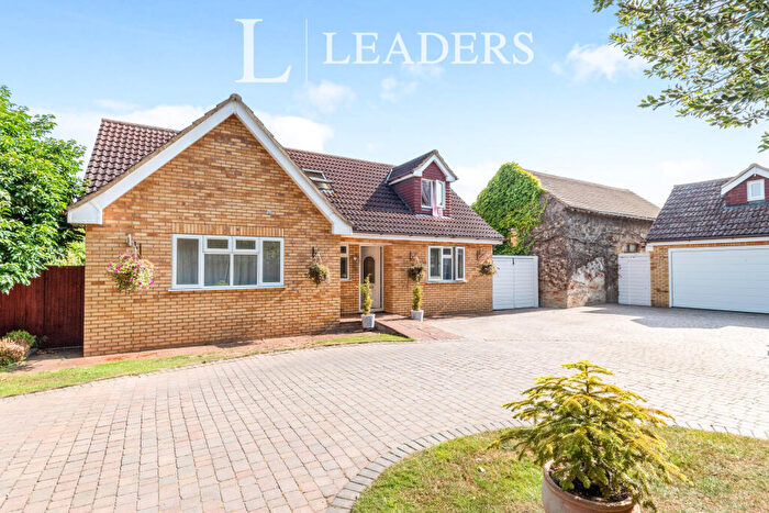 3 Bedroom Property To Rent In Baldock Road, Stotfold, SG5