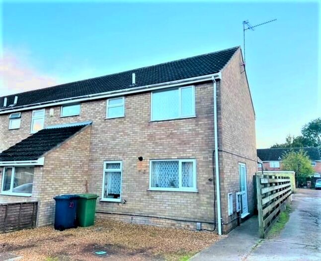 3 Bedroom Semi-Detached House To Rent In Prince Of Wales Close, Wisbech PE13