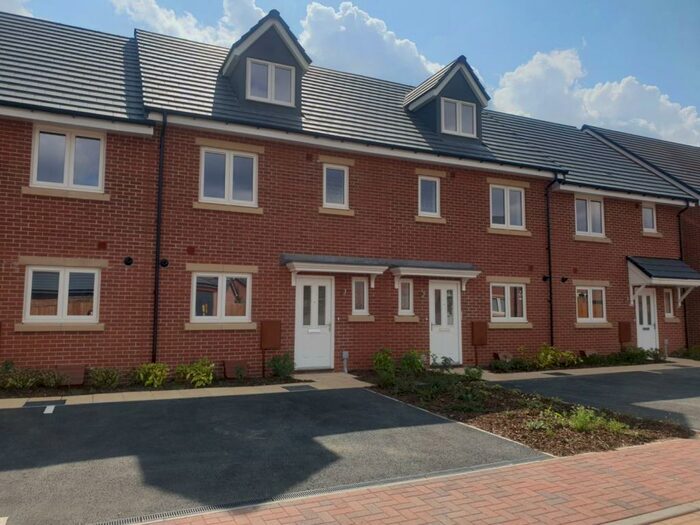 4 Bedroom Terraced House To Rent In Whitby Close, Monksmoor Park, Daventry, NN11