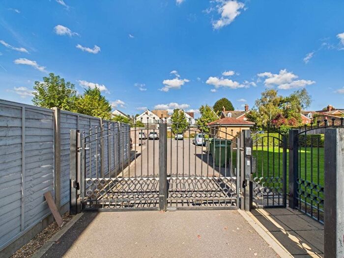 3 Bedroom Flat For Sale In Hooper Court, Gresham Road, Staines-Upon-Thames, Surrey, TW18