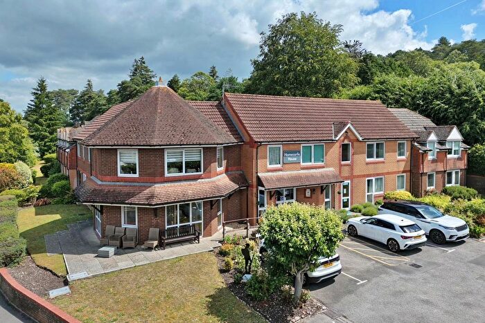 1 Bedroom Flat For Sale In Wentworth Drive, Broadstone, BH18