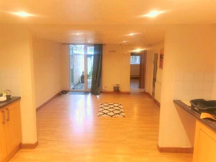 1 Bedroom Flat To Rent In Highland Road, Southsea, PO4