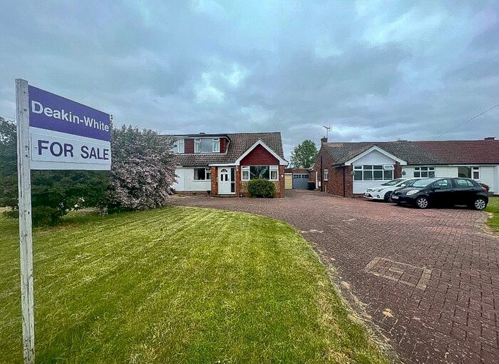 3 Bedroom SemiDetached Bungalow For Sale In Wellhead Road, Totternhoe