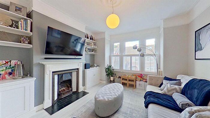 4 Bedroom Maisonette To Rent In Waldron Road, London, SW18