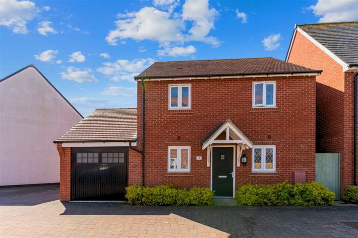 3 Bedroom Detached House For Sale In The Coppice, Silsoe, MK45