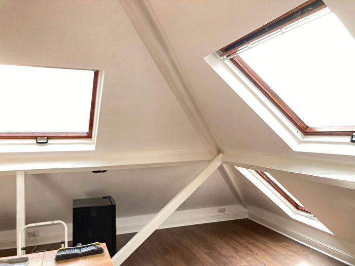 Studio To Rent In Very Near Gunnersbury Crescent Area, Acton Town, W3