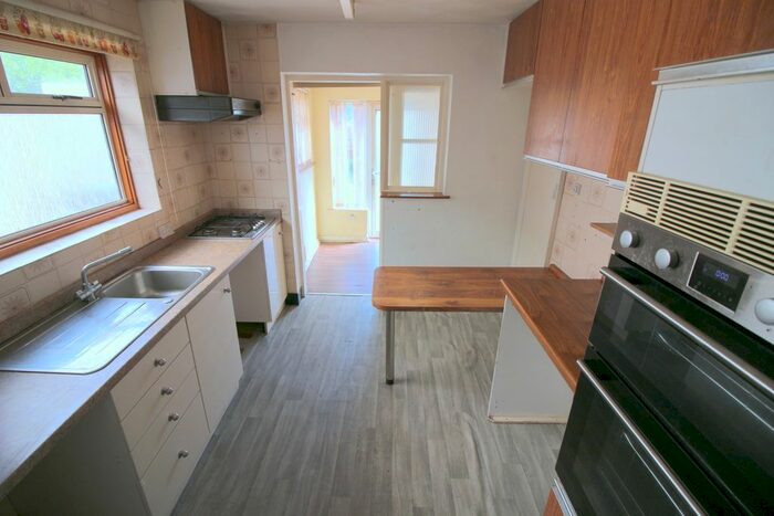 3 Bedroom Semi-Detached House To Rent In South End Road, Hornchurch, London, RM12