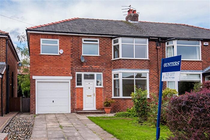 4 Bedroom Semi-Detached House To Rent In Maple Grove, Worsley, Manchester, M28