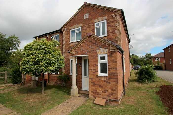 3 Bedroom Semi-Detached House To Rent In Blackbird Close, Burgess Hill RH15