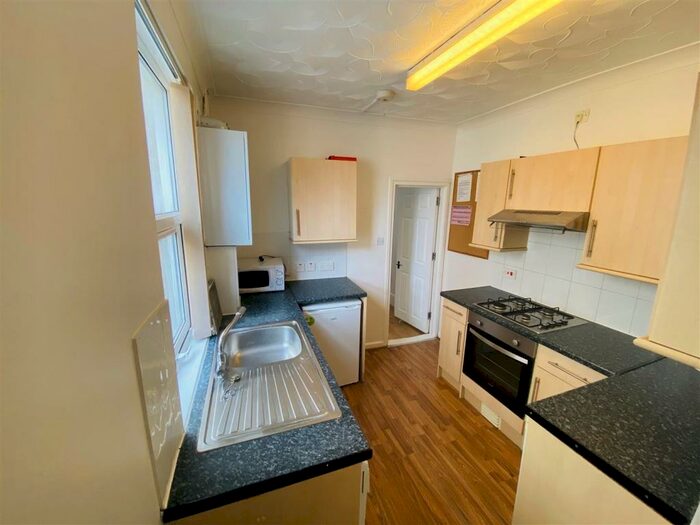 4 Bedroom House To Rent In Newcome Road, Portsmouth, PO1